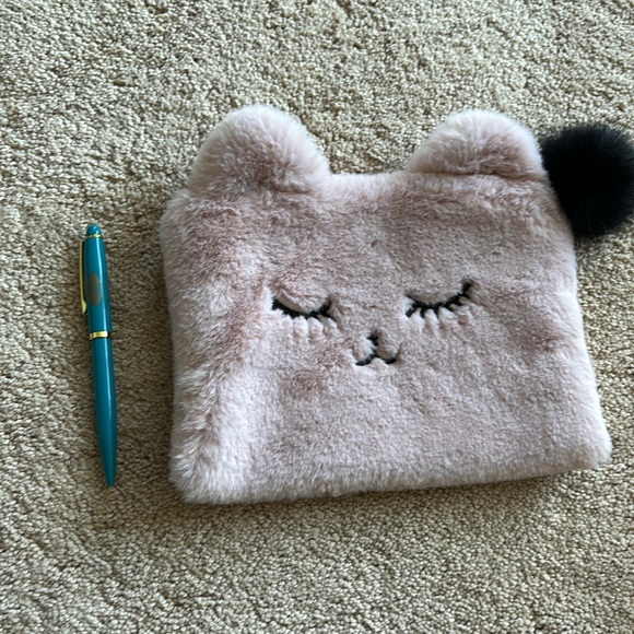 Cat Pouch - Picture 2 of 5
